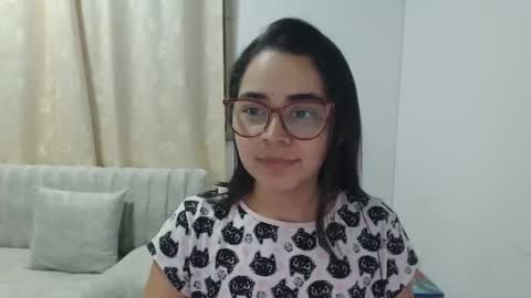 Snapshot of isemma chatting on 7, 3, 2026 Emma online show from 7, 3, 2026