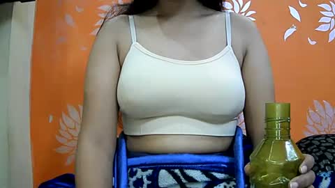 ishika_singh_ online show from 13, 1, 2025