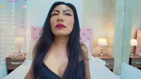 Isis Choi online show from 23, 3, 2026