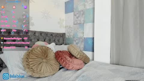 Isla Blue online show from 6, 4, 2026