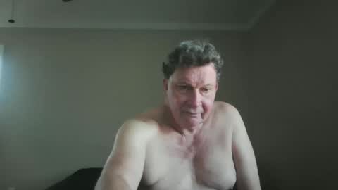 Snapshot of island625103 chatting on 2, 11, 2025 island625103 online show from 2, 11, 2025