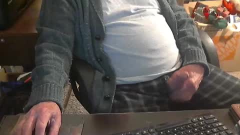 Snapshot of islandduke chatting on 25, 12, 2024 Duke online show from 25, 12, 2024