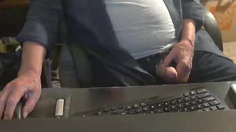 Snapshot of islandduke chatting on 10, 9, 2025 Duke online show from 10, 9, 2025