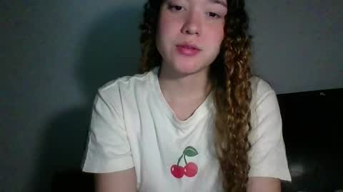 Snapshot of issa30213 chatting on 15, 12, 2025 Issa online show from 15, 12, 2025