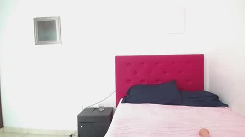 issa_kitty online show from 31, 12, 2024