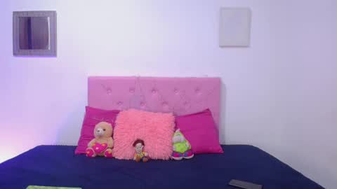 issa_kitty online show from 6, 3, 2025