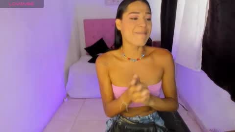 issa_kitty online show from 7, 10, 2025