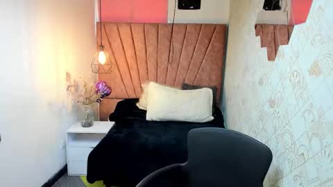 Snapshot of issa_milf__ chatting on 1, 10, 2025 ISSA MILF online show from 1, 10, 2025