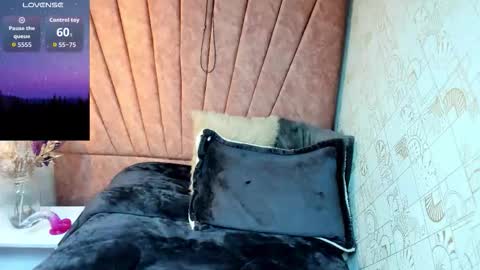 Snapshot of issa_milf__ chatting on 20, 10, 2025 ISSA MILF online show from 20, 10, 2025