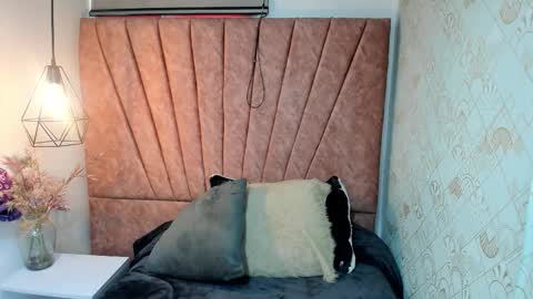 Snapshot of issa_milf__ chatting on 24, 11, 2025 ISSA MILF online show from 24, 11, 2025