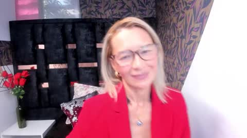 Snapshot of issa_milf__ chatting on 19, 1, 2026 ISSA MILF online show from 19, 1, 2026