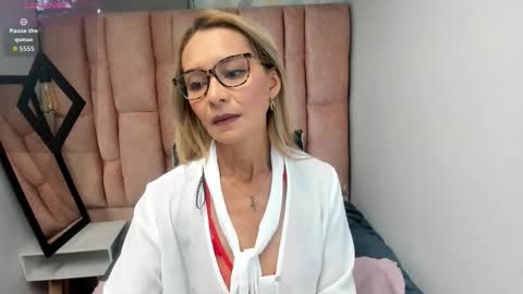 Snapshot of issa_milf__ chatting on 12, 2, 2026 ISSA MILF online show from 12, 2, 2026