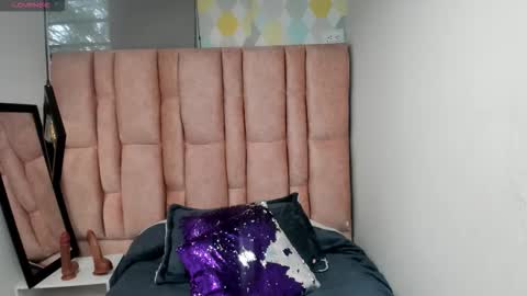 Snapshot of issa_milf__ chatting on 23, 2, 2026 ISSA MILF online show from 23, 2, 2026