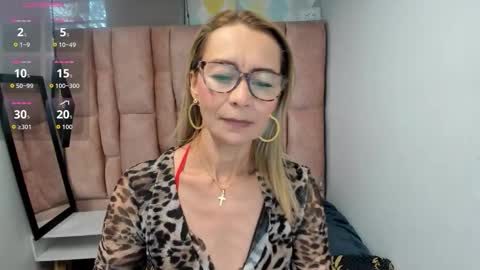 Snapshot of issa_milf__ chatting on 26, 2, 2026 ISSA MILF online show from 26, 2, 2026