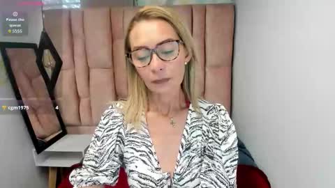 Snapshot of issa_milf__ chatting on 3, 3, 2026 ISSA MILF online show from 3, 3, 2026