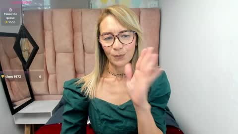 Snapshot of issa_milf__ chatting on 6, 3, 2026 ISSA MILF online show from 6, 3, 2026