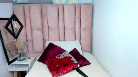 Snapshot of issa_milf__ chatting on 20, 5, 2026 ISSA MILF online show from 20, 5, 2026
