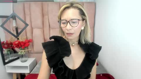Snapshot of issa_milf__ chatting on 4, 6, 2026 ISSA MILF online show from 4, 6, 2026