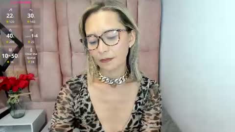 Snapshot of issa_milf__ chatting on 10, 6, 2026 ISSA MILF online show from 10, 6, 2026