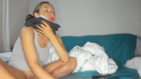 Issabelle online show from 11, 9, 2025