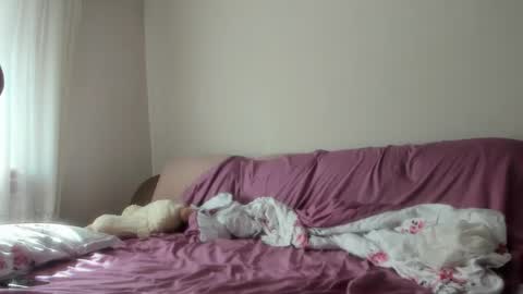 Issabelle online show from 23, 4, 2026