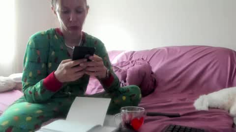 Issabelle online show from 5, 6, 2026