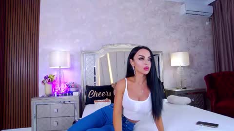 Snapshot of issadorra chatting on 28, 9, 2025 Issadorra online show from 28, 9, 2025