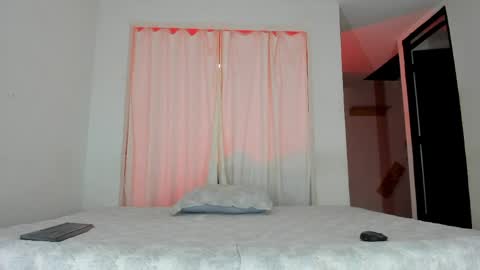 Snapshot of issalovexxx chatting on 30, 5, 2026 Isabella online show from 30, 5, 2026