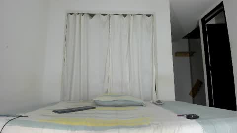 Snapshot of issalovexxx chatting on 11, 6, 2026 Isabella online show from 11, 6, 2026
