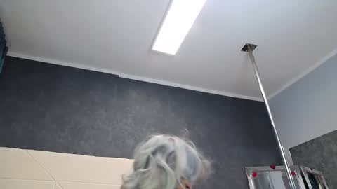 IssaSmyth online show from 29, 4, 2026