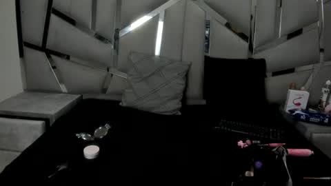 Issys online show from 7, 8, 2026