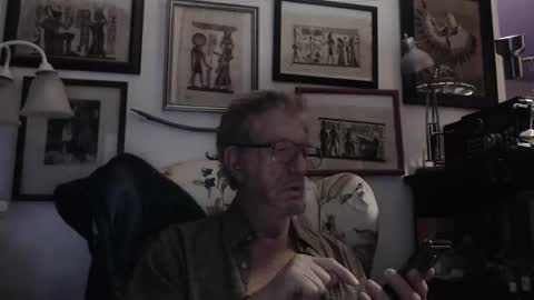 Snapshot of isubmissiveslut chatting on 23, 3, 2026 ImYourBitch online show from 23, 3, 2026