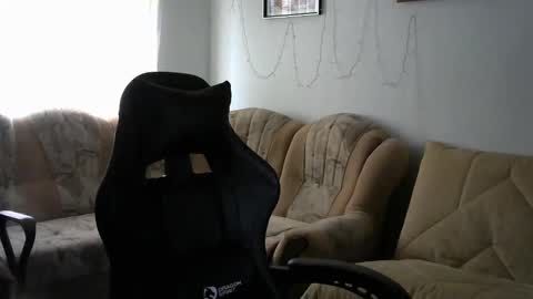 IsXLoves online show from 5, 2, 2025