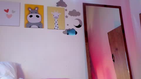 Snapshot of itahisa_cute chatting on 20, 2, 2025 itahisa online show from 20, 2, 2025