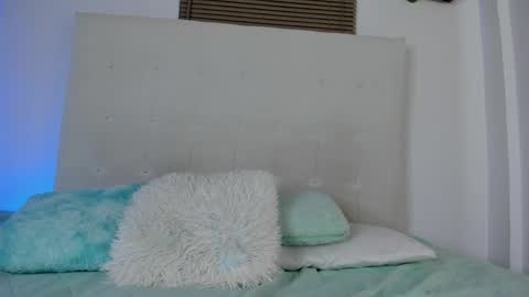 Snapshot of itahisa_cute chatting on 10, 4, 2026 itahisa online show from 10, 4, 2026