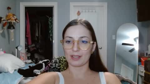 Bella Bloom online show from 20, 1, 2025
