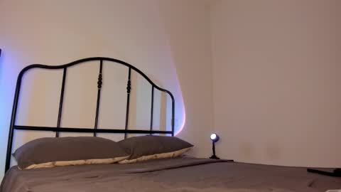 Isabella online show from 22, 9, 2025