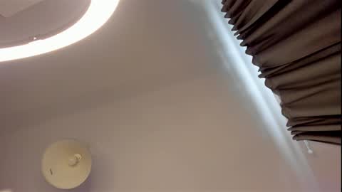 Isabella online show from 5, 2, 2026