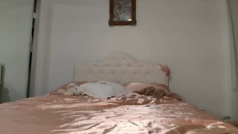 itschanelxx online show from 25, 1, 2025