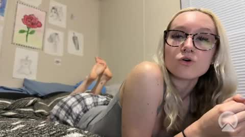 Hallie online show from 24, 7, 2026