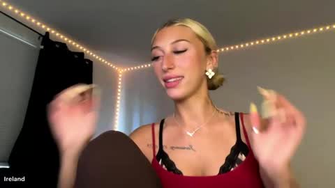 Snapshot of itsirelandbby chatting on 25, 5, 2026 itsirelandbby online show from 25, 5, 2026