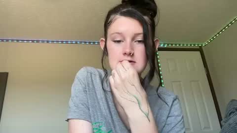 itsKaylaaa online show from 8, 6, 2026