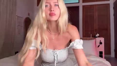 Snapshot of itslunaaaaa chatting on 21, 7, 2026 Luna online show from 21, 7, 2026