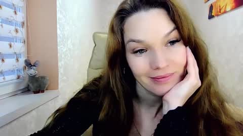 Snapshot of itslunaday chatting on 4, 2, 2025 itslunaday online show from 4, 2, 2025