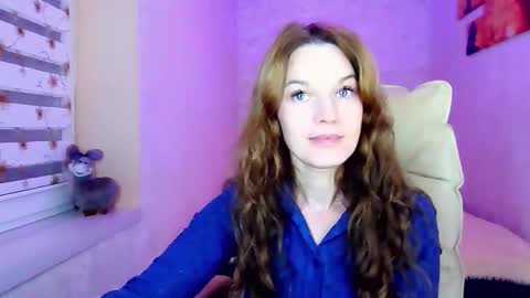 Snapshot of itslunaday chatting on 2, 10, 2025 itslunaday online show from 2, 10, 2025