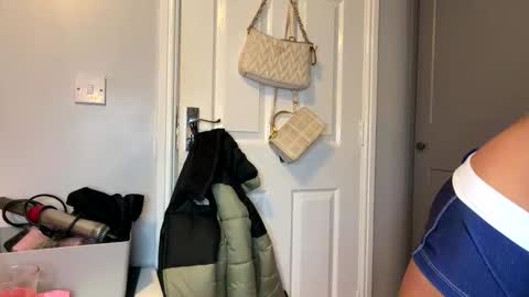 Lola online show from 10, 4, 2026