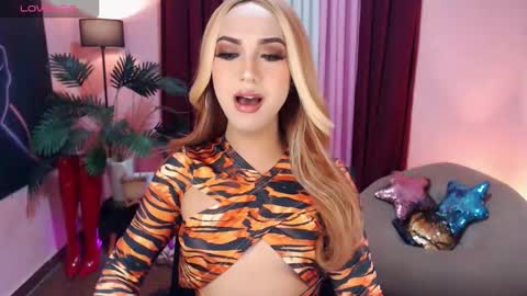 Snapshot of itsmesofiaa69 chatting on 24, 10, 2025 Sofia online show from 24, 10, 2025