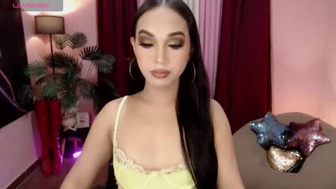 Snapshot of itsmesofiaa69 chatting on 11, 11, 2025 Sofia online show from 11, 11, 2025