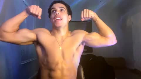 Snapshot of itstarzan chatting on 8, 2, 2025 TARZAN online show from 8, 2, 2025