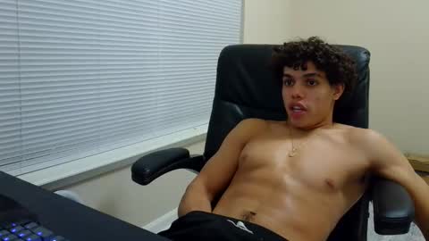 Snapshot of itstarzan chatting on 3, 2, 2026 TARZAN online show from 3, 2, 2026